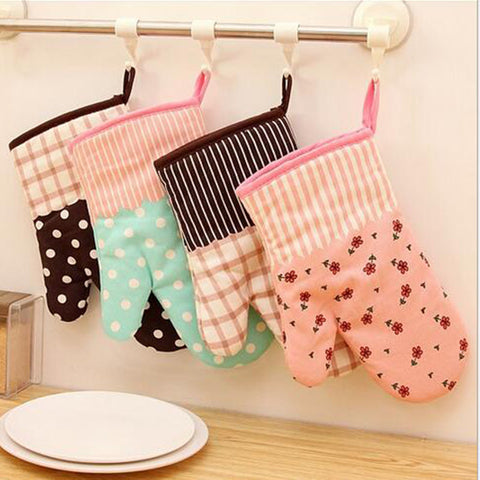 Cute Kitchen Cooking Microwave Oven Mitt Insulated Non-slip Glove Thickening High Temperature Oven Glove